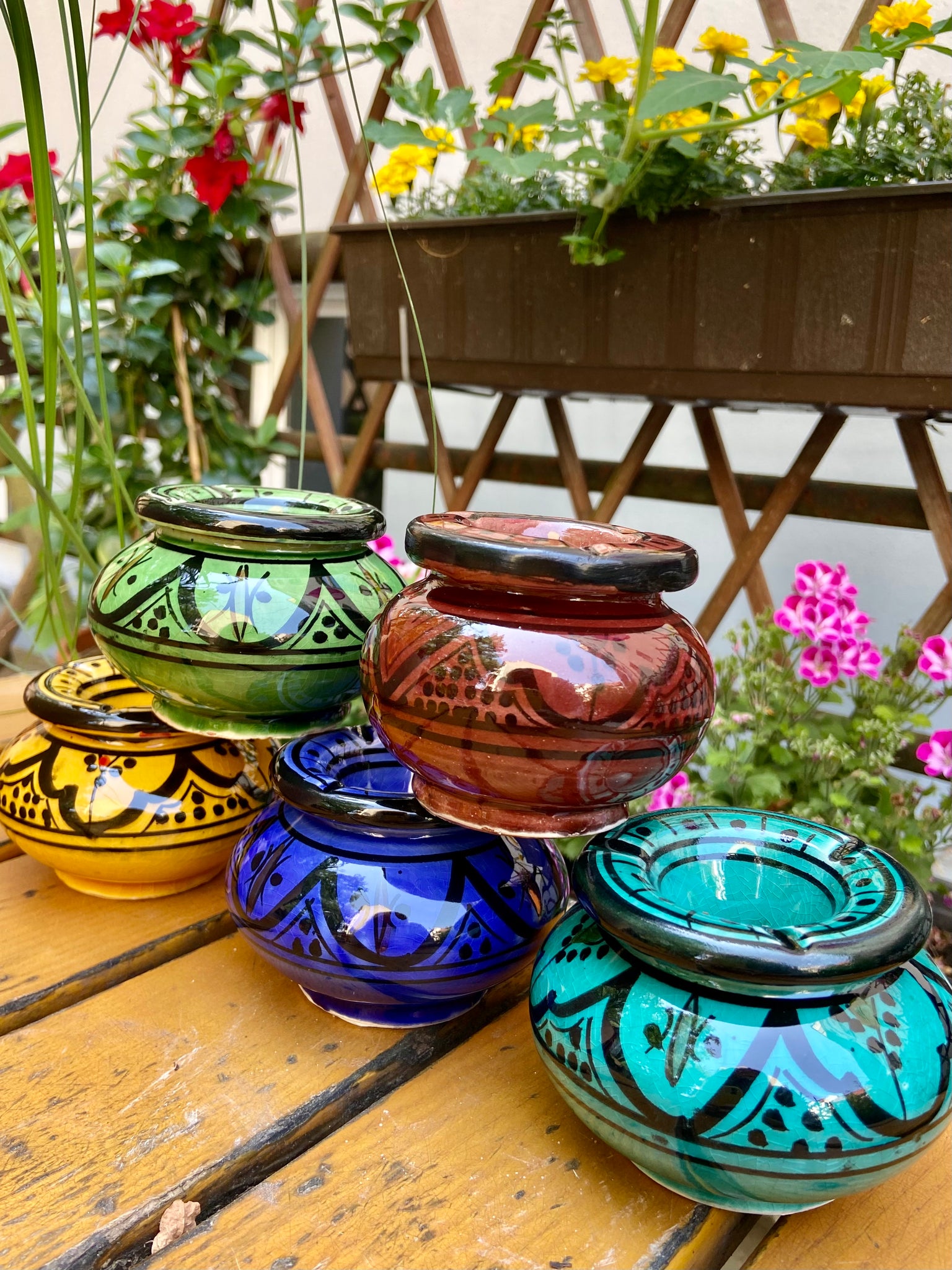 Handbemalte Keramikaschenbecher KLEIN ø 10 cm – SALADDINE berlin