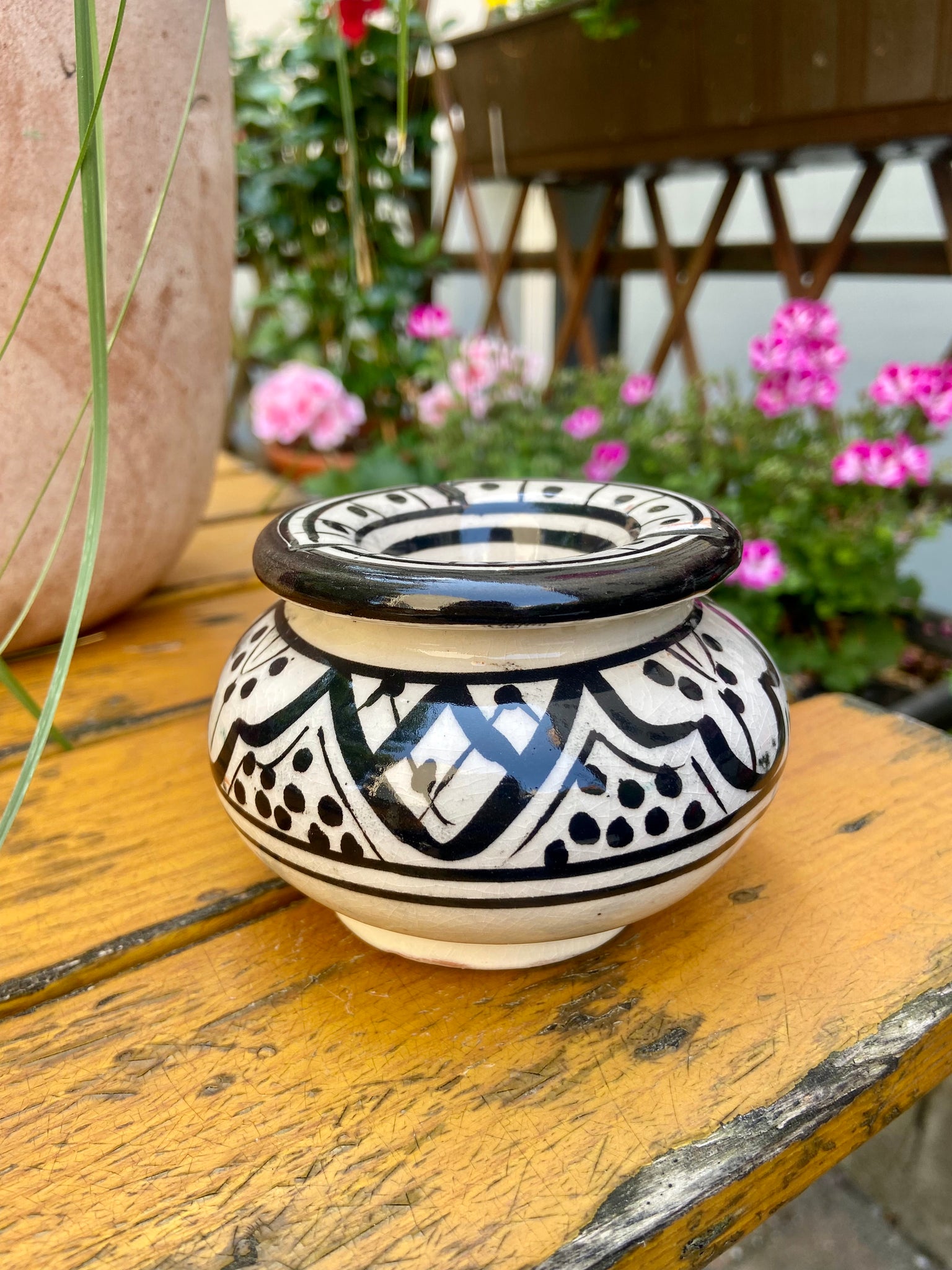 Dekoriert bunte Keramik Aschenbecher für Haus Dekoration auf